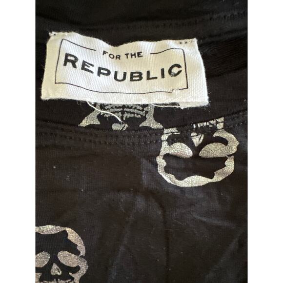 For The Republic Women's Skull Print Long Sleeve Sweatshirt Estimated MEDIUM - Picture 6 of 6
